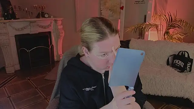 Snapshot of Jes_Solar chatting on 5, 3, 2026 Jes Solar online show from 5, 3, 2026