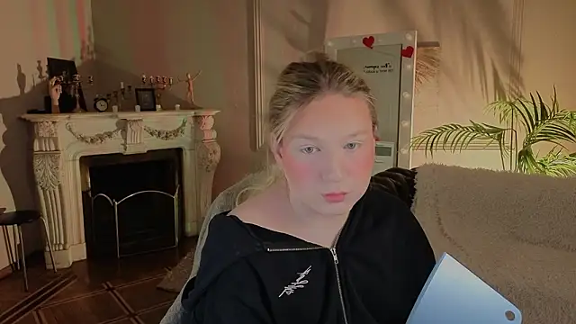 Snapshot of Jes_Solar chatting on 6, 3, 2026 Jes Solar online show from 6, 3, 2026