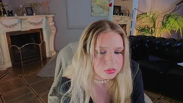 Snapshot of Jes_Solar chatting on 6, 4, 2026 Jes Solar online show from 6, 4, 2026