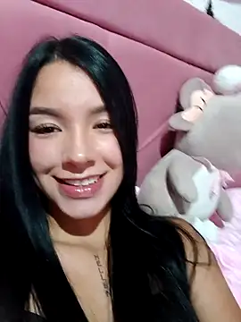 Snapshot of adrianagilton chatting on 5, 10, 2025 adrianagilton online show from 5, 10, 2025