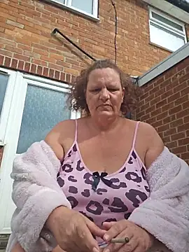 Snapshot of MissQueenBeex chatting on 3, 6, 2026 MissQueenBeex online show from 3, 6, 2026