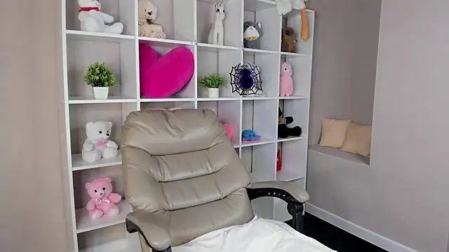 Joann Shermann online show from 8, 11, 2025