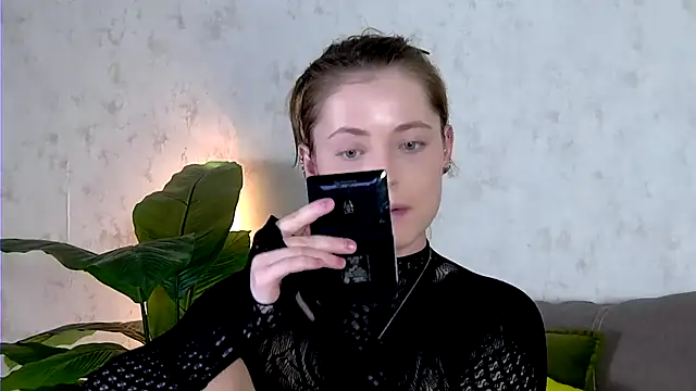 AshleyD  online show from 6, 11, 2025