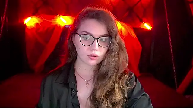 LuxSopphia online show from 8, 11, 2025