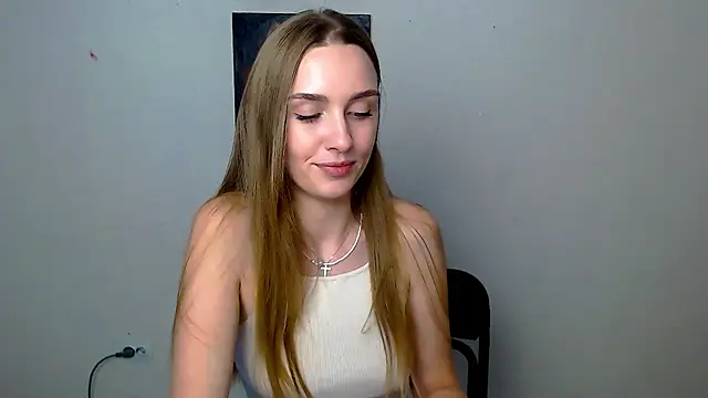 Snapshot of Doll_Angelina chatting on 4, 8, 2026 Doll Angelina online show from 4, 8, 2026
