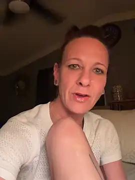 Lilbeezie81 online show from 9, 1, 2026