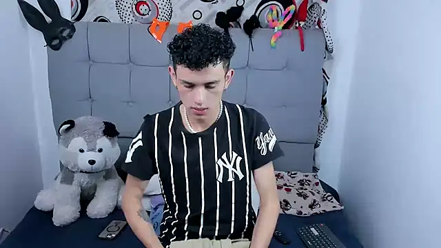 Snapshot of jeims_hotboy chatting on 11, 9, 2025 jeims hotboy online show from 11, 9, 2025