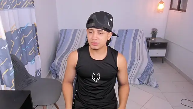 Snapshot of samxx_muscle chatting on 6, 7, 2026 samxx muscle online show from 6, 7, 2026