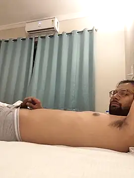 Snapshot of UAjit chatting on 2, 11, 2025 UAjit online show from 2, 11, 2025