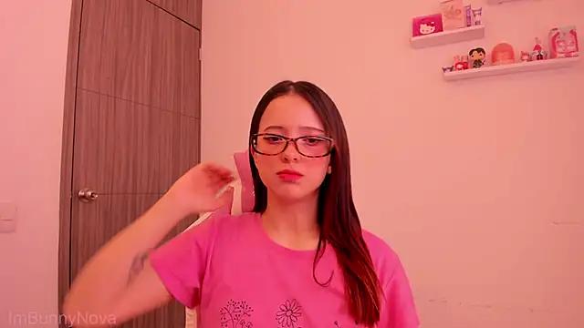 Snapshot of ImBunnyNova chatting on 3, 6, 2026 ImBunnyNova online show from 3, 6, 2026
