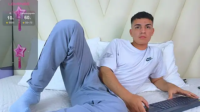 Hotboy21  online show from 7, 11, 2025