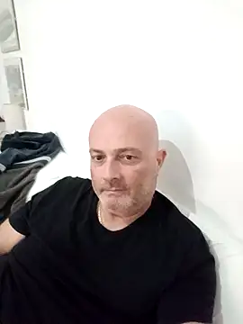 Snapshot of Alexis_Bull chatting on 24, 10, 2025 Alexis Bull online show from 24, 10, 2025