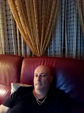 Snapshot of Alexis_Bull chatting on 26, 10, 2025 Alexis Bull online show from 26, 10, 2025