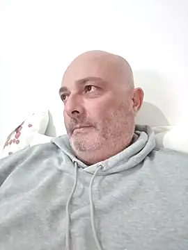 Snapshot of Alexis_Bull chatting on 6, 11, 2025 Alexis Bull online show from 6, 11, 2025