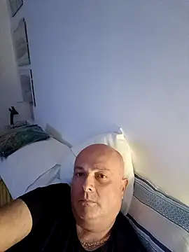 Snapshot of Alexis_Bull chatting on 15, 12, 2025 Alexis Bull online show from 15, 12, 2025