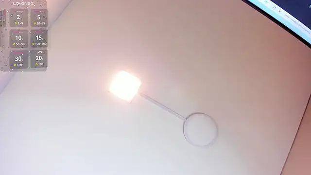 andrea xoe  online show from 12, 11, 2025