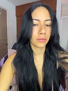 ArianaReynoldss online show from 9, 4, 2026