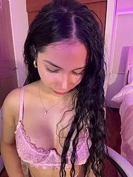 ArianaReynoldss online show from 14, 7, 2026