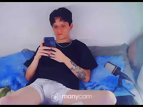 Snapshot of santihot089 chatting on 14, 2, 2026 santihot089 online show from 14, 2, 2026