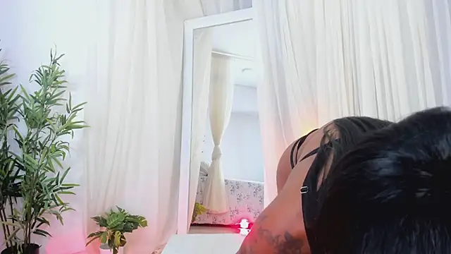 MelanieMiller  online show from 12, 9, 2025