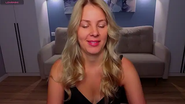 Snapshot of MelanieBennett chatting on 17, 6, 2026 MelanieBennett online show from 17, 6, 2026