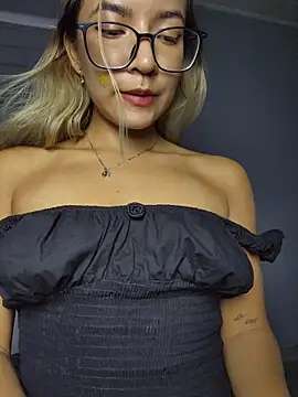 Pretty roxxyy online show from 8, 2, 2026