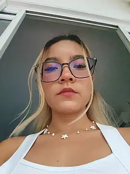 Pretty roxxyy online show from 21, 3, 2026