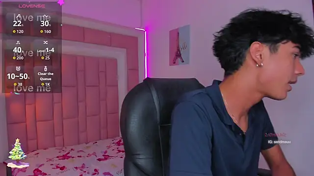 Snapshot of OliverTwinky chatting on 20, 11, 2025 OliverTwinky online show from 20, 11, 2025