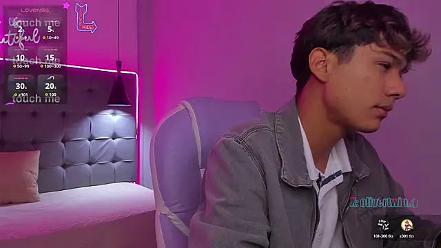 Snapshot of OliverTwinky chatting on 3, 2, 2026 OliverTwinky online show from 3, 2, 2026