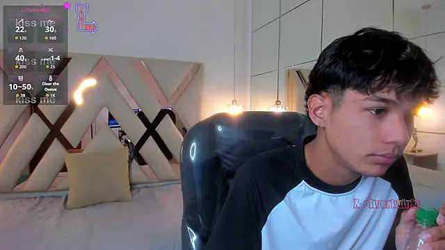 Snapshot of OliverTwinky chatting on 19, 2, 2026 OliverTwinky online show from 19, 2, 2026