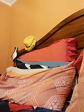 Snapshot of RearApiary chatting on 1, 12, 2025 RearApiary online show from 1, 12, 2025