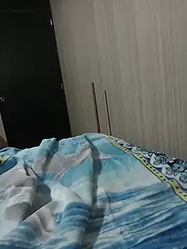 Snapshot of luuiss12 chatting on 12, 11, 2025 luuiss12 online show from 12, 11, 2025