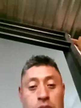 Snapshot of luuiss12 chatting on 16, 11, 2025 luuiss12 online show from 16, 11, 2025