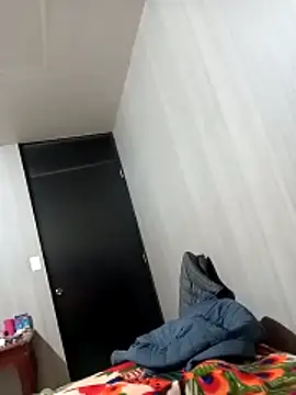 Snapshot of luuiss12 chatting on 5, 12, 2025 luuiss12 online show from 5, 12, 2025