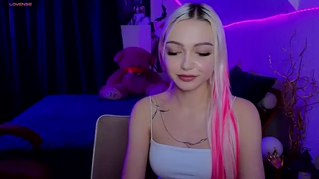 LinaLirian online show from 17, 11, 2025