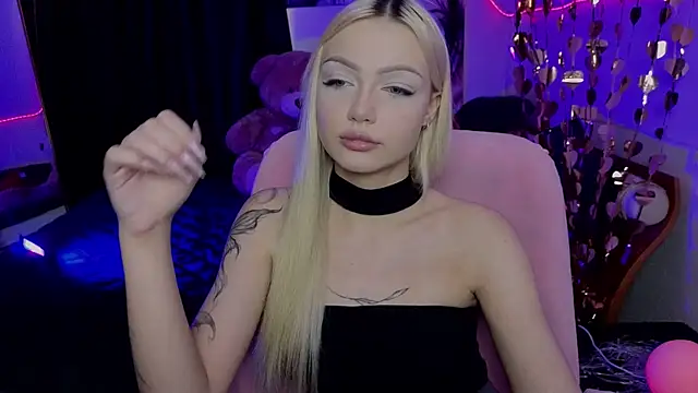 Snapshot of LinaLirian chatting on 15, 7, 2026 LinaLirian online show from 15, 7, 2026