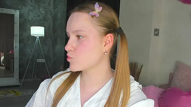 Snapshot of Candy_Cansew chatting on 5, 6, 2026 Candy Cansew online show from 5, 6, 2026