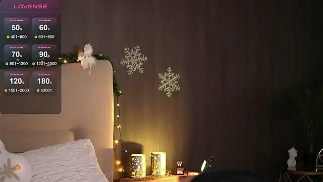 ChloeDevine online show from 2, 12, 2025