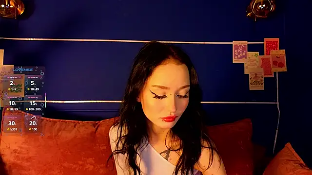  holly berry  online show from 23, 10, 2025