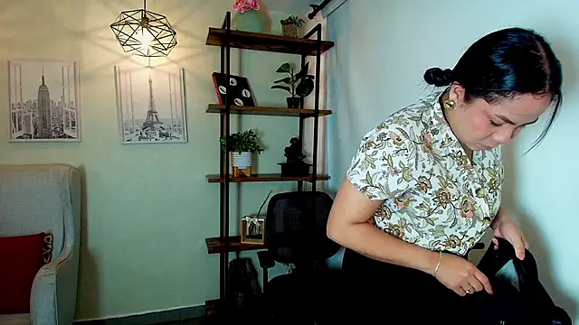  Victoria Collins online show from 10, 3, 2026