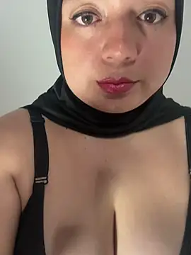 Snapshot of bluum chatting on 18, 2, 2026 bluum online show from 18, 2, 2026