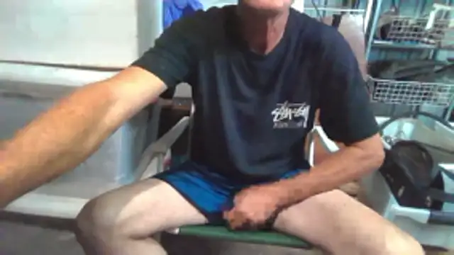 Lovyourpuss online show from 17, 12, 2025