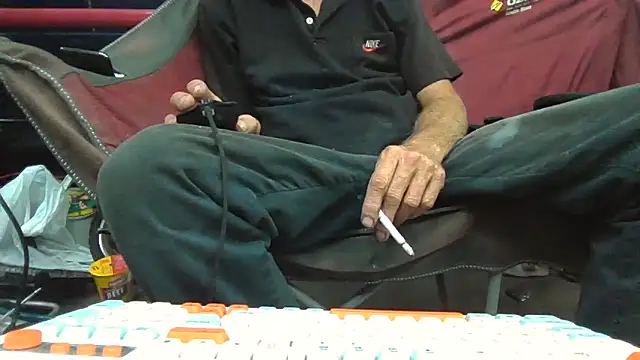 Lovyourpuss online show from 10, 2, 2026