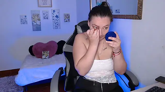 Snapshot of mariaana__222 chatting on 6, 2, 2026 mariaana 222 online show from 6, 2, 2026