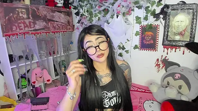 Snapshot of sarahminage_ chatting on 23, 10, 2025 sarahminage  online show from 23, 10, 2025