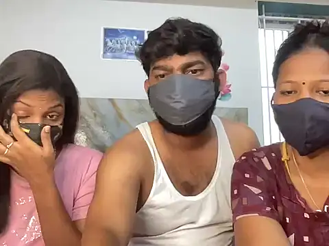 Snapshot of Tamil_india_couples_ chatting on 2, 5, 2026 Tamil india couples online show from 2, 5, 2026