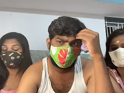 Snapshot of Tamil_india_couples_ chatting on 25, 5, 2026 Tamil india couples online show from 25, 5, 2026