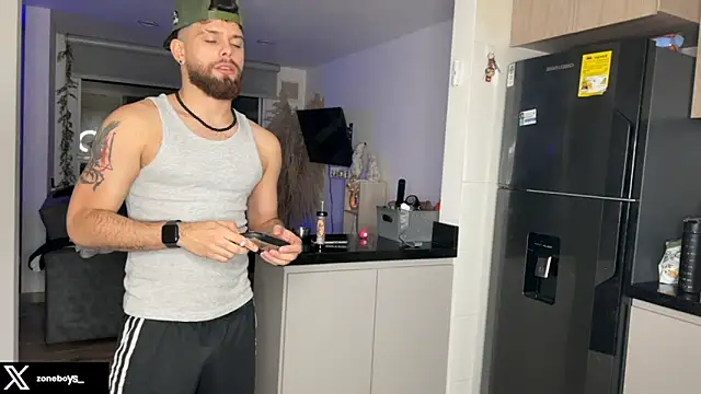 Snapshot of zoneboys chatting on 20, 2, 2026 zoneboys online show from 20, 2, 2026