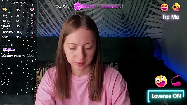 Snapshot of ChristyCrayme chatting on 4, 7, 2026 ChristyCrayme online show from 4, 7, 2026