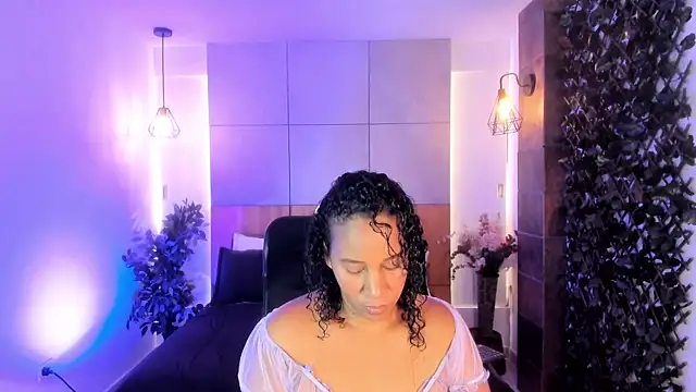 Snapshot of EbonyHorrny chatting on 6, 7, 2026 EbonyHorrny online show from 6, 7, 2026